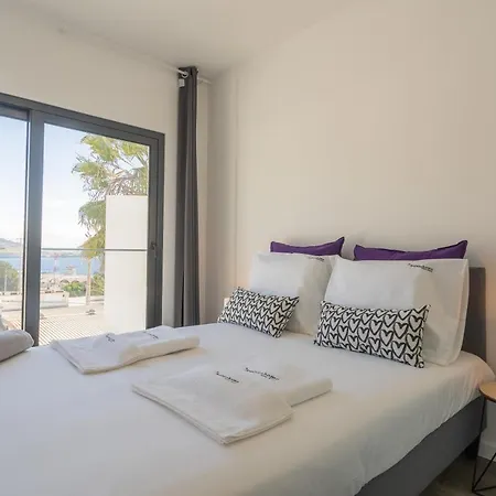 Flh Fantastic Ocean View With Balcony *